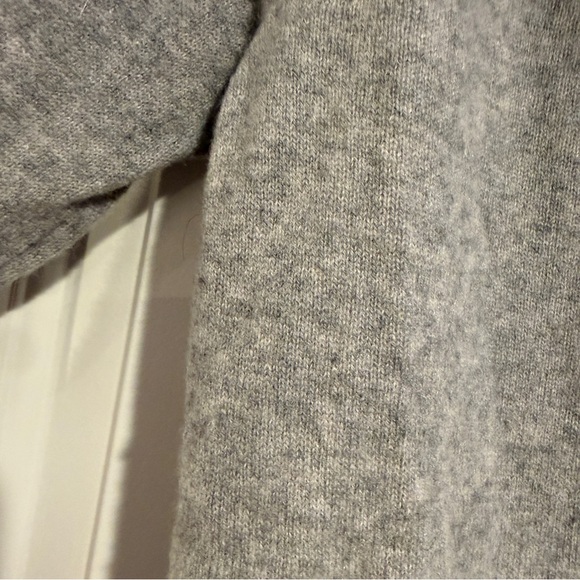 AQUA Gray Distressed 100% Cashmere Hooded Sweater Women's Size L Hoodie - Picture 5 of 5